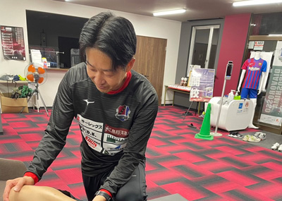 本学の上川紀道准教授が、日本女子サッカーリーグ「ディアヴォロッソ広島」のメディカルトレーナーに就任